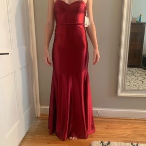 Wine prom dress size 2 new with tags